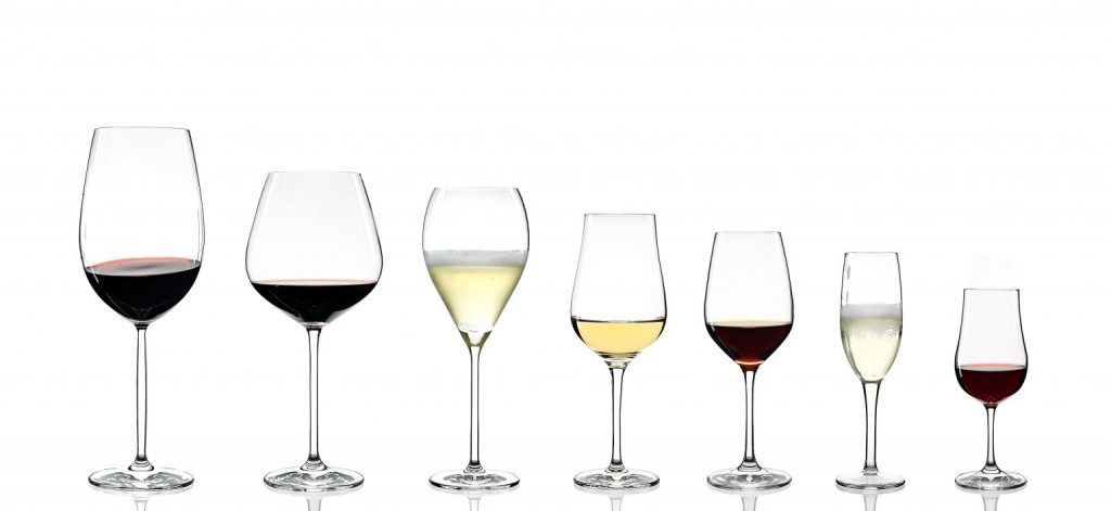 wine glasses 1536x706 1