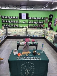 Hi Roots Cannabis Co. / Vape Head - Norman