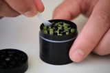 How To Clean a Weed Grinder – The Proper Way