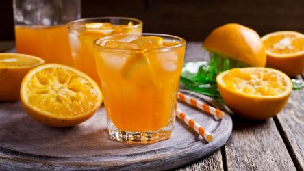 How to Make the Cointreau Kiss Cocktail